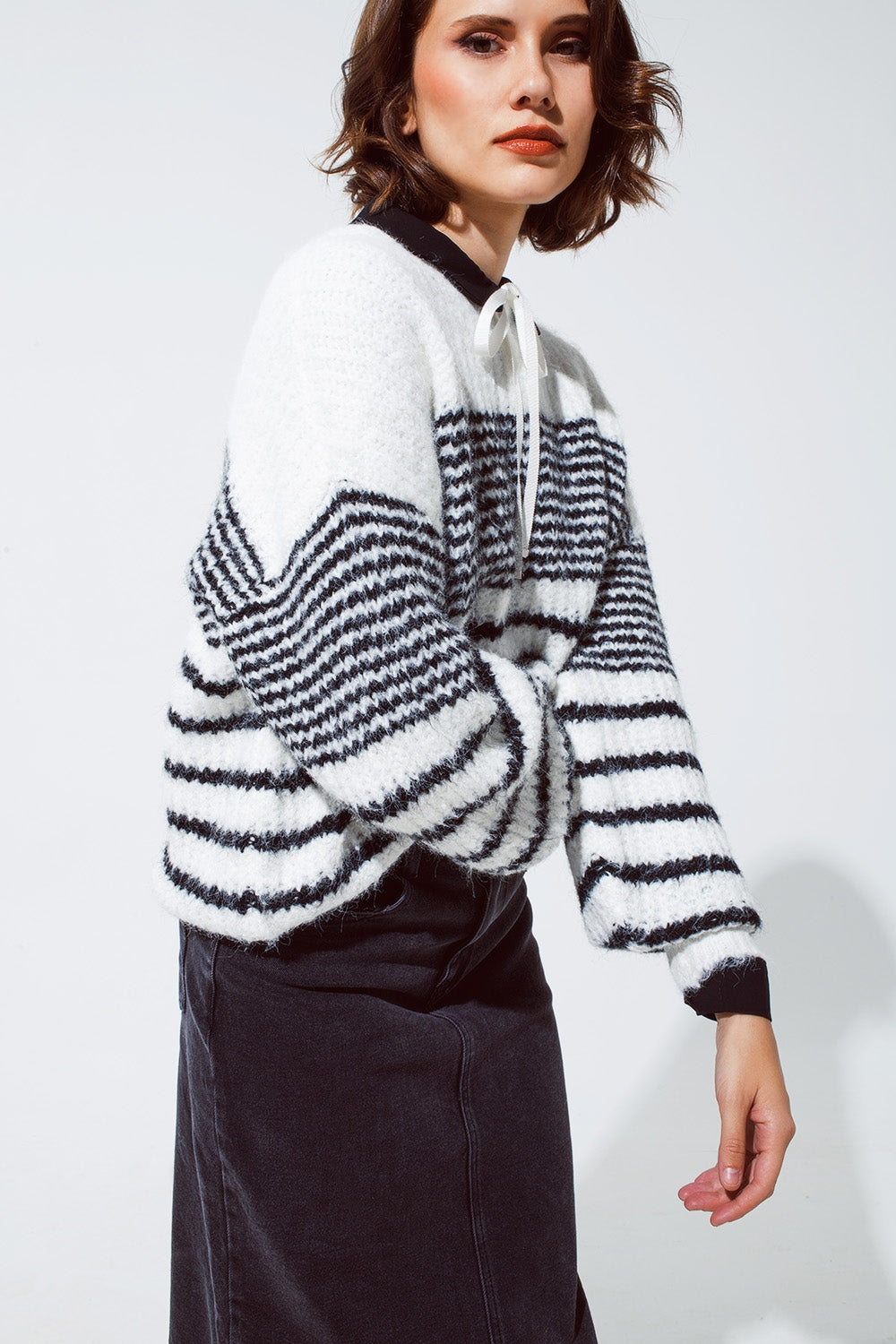 Fluffy Crew Neck Sweater with Thin Black Stripes – Cozy & Chic in White